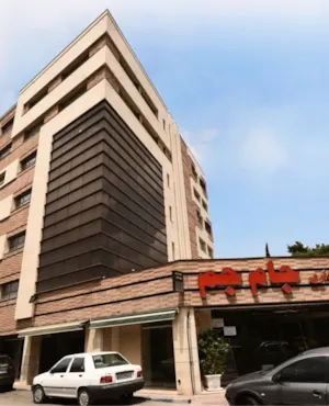 ساختمان تجاری آقای مهندس آقادادی